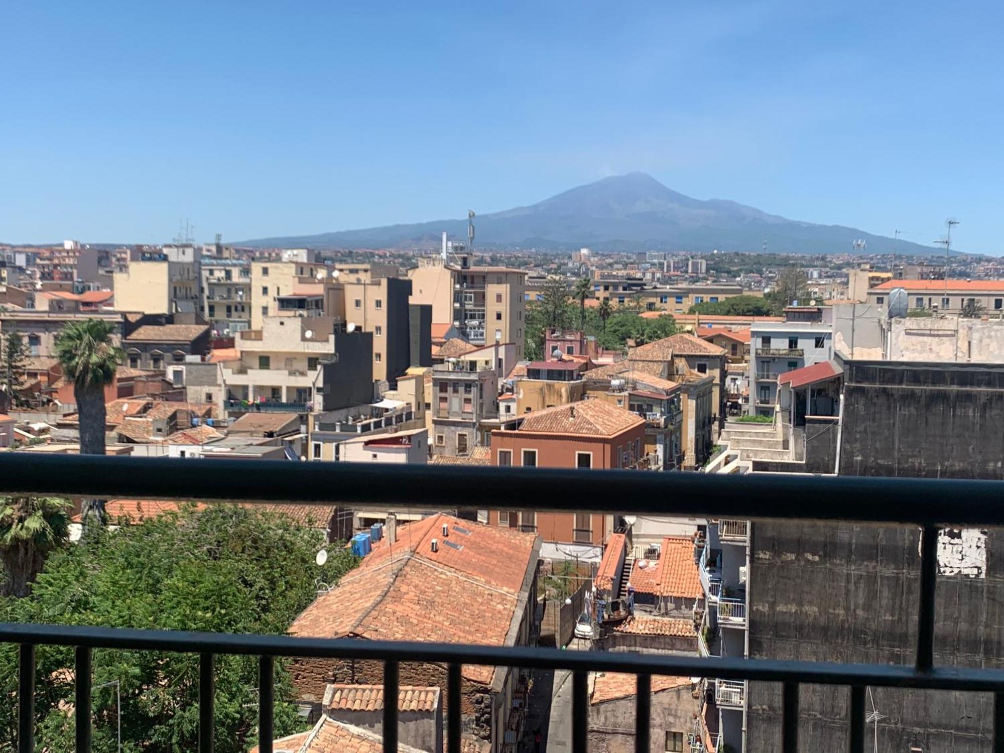 Penthouse Garibaldi Apartment Catania Bagian luar foto