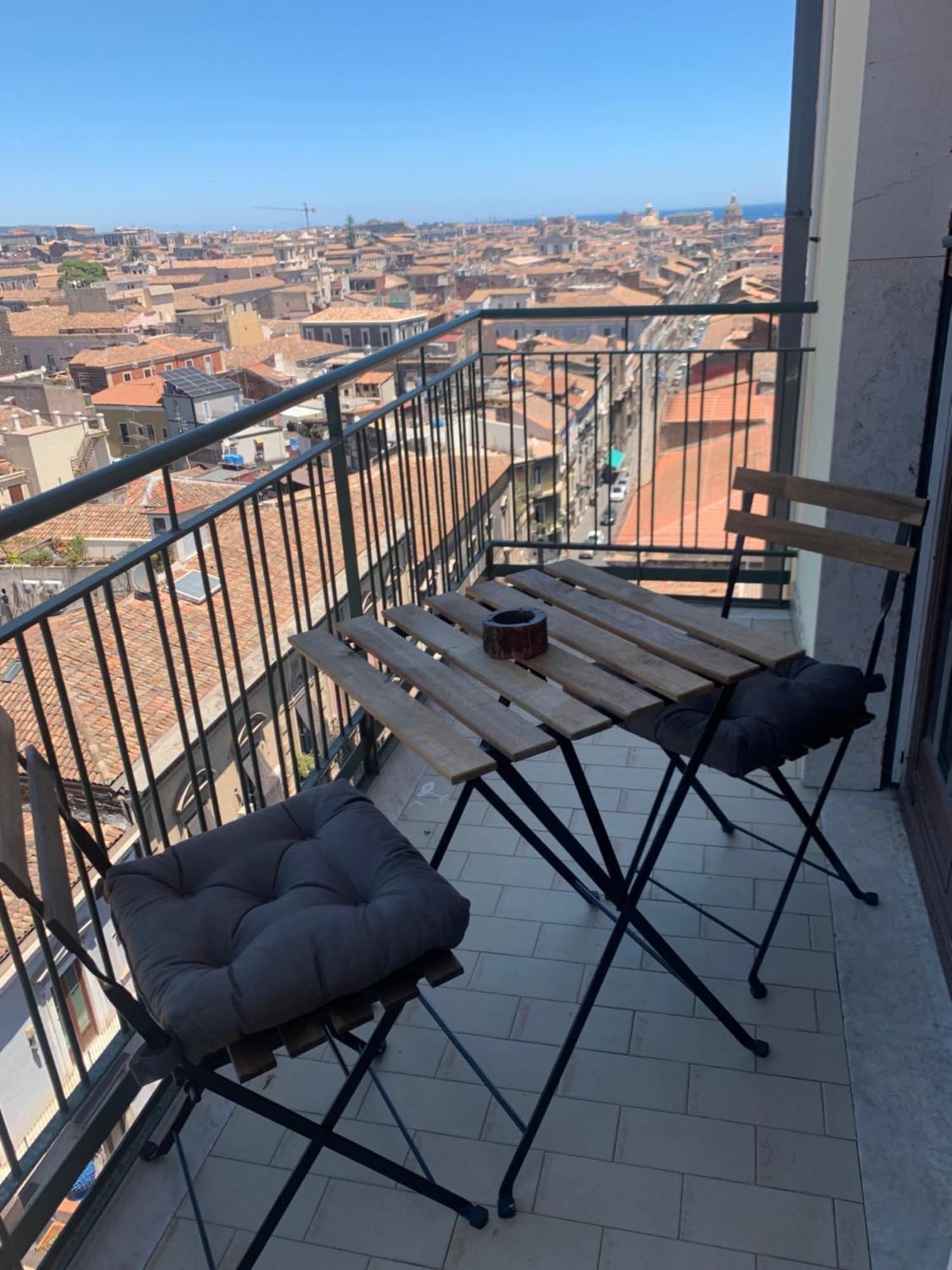 Penthouse Garibaldi Apartment Catania Bagian luar foto